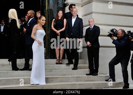 Donatella Versace e Jennifer Lopez partecipano alla mostra autunnale-invernale 2014/2015 della collezione Haute Couture di Versace, tenutasi al Salon de la Chambre de Commerce et de l'Industrie di Parigi, Francia, il 06 luglio 2014. Foto di Aurore Marechal/ABACAPRESS.COM Foto Stock