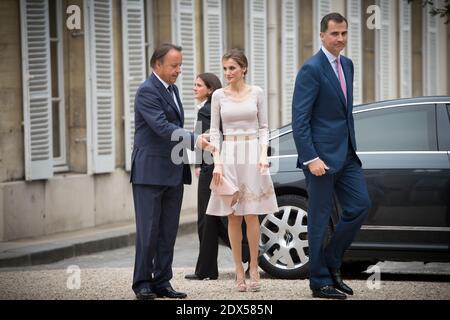 Il re Felipe VI di Spagna e la regina Letizia di Spagna incontrano il presidente del Senato francese Jean-Pierre Bel al Palais du Petit Luxembourg il 22 luglio 2014 a Parigi, Francia. Re Felipe VI e la regina Letizia di Spagna sono in visita ufficiale di giorno in Francia. Foto di Nicolas Gouhier/ ABACAPRESS.COM Foto Stock