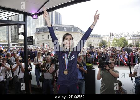 Atleta francese Christelle Daunay in arrivo alla Gare de Lyon il 18 agosto 2014 a Parigi. La squadra nazionale francese di atletica ha vinto 23 medaglie al Campionato europeo di atletica di Zurigo la scorsa settimana. Foto di Jerome Domine/ABACAPRESS.COM Foto Stock