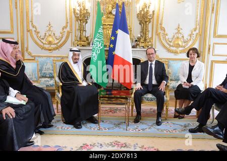 Il principe ereditario dell'Arabia Saudita Salman bin Abdul Aziz al-Saud e Francois Hollande. Il presidente francese Francois Hollande accoglie il principe ereditario dell'Arabia Saudita Salman bin Abdul Aziz al-Saud al Palazzo Elysee. Parigi, Francia, 1 settembre 2014. Foto di Witt/ piscina/ ABACAPRESS.COM Foto Stock