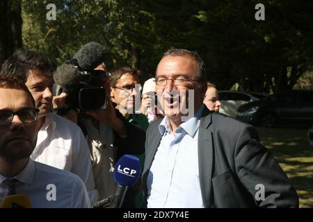 Herve Mariton tout sourire lors de son arrivée au campus d'ete de l'UMP à la Baule le 7 settembre 2014. Foto Stock