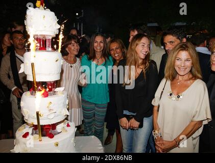 Adeline Blondieau, Jennifer Boccara, Philippe Lellouche e sua moglie Vanessa Demouy, Pascal Elbe e Nicole Calfan partecipano alla festa per celebrare il decimo anniversario dell' 'Hotel de Sers', a Parigi, in Francia, il 10 settembre 2014. Foto di Jerome Domine/ABACAPRESS.COM Foto Stock