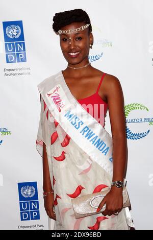 Colombe Akiwucan arriva al Premio Equatore delle Nazioni Unite a New York City, NY, USA il 22 settembre 2014. Premio Equator dell'ONU, un premio assegnato ogni due anni da una partnership guidata dalle Nazioni Unite che riconosce gli eccezionali approcci di sviluppo sostenibile di tutto il mondo che dimostrano un'azione basata sulla comunità e basata sulle radici per affrontare le sfide ambientali, della povertà e del cambiamento climatico. Foto di Krista Kennel/ABACAPRESS.COM Foto Stock