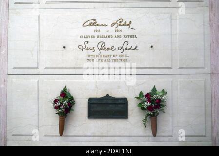 Glendale, California, USA 23 dicembre 2020 una visione generale dell'atmosfera della tomba dell'attore Alan Ladd e dell'attrice Clara Bow's grave in Sanctuary of Heritage in the Freedom Mausoleum al Forest Lawn Memorial Park il 23 dicembre 2020 a Glendale, California, USA. Foto di Barry King/Alamy Stock foto Foto Stock