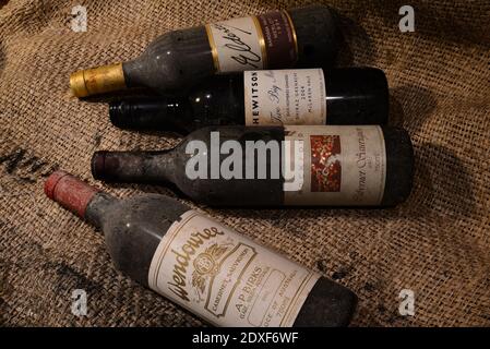 Gruppo di vini d'annata dell'Australia Meridionale Foto Stock