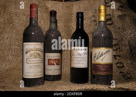 Gruppo di vini d'annata dell'Australia Meridionale Foto Stock