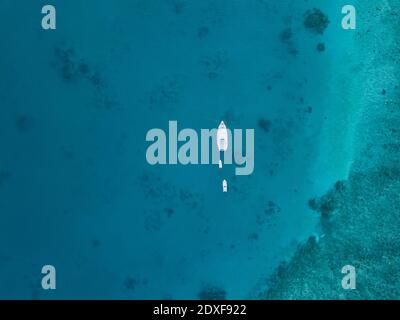 Vista aerea della barca, Isola di Hudhuranfushi , Maldive Foto Stock