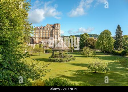 Parade Gardens presso le rive del fiume Avon, Bath, Somerset, Inghilterra Foto Stock