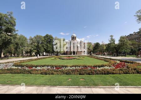 BULGARIA, SOFIA, SOFIA CENTRO - 01 AGOSTO 2019: La Chiesa Sveti Sedmochislenitsi di Sofia Foto Stock