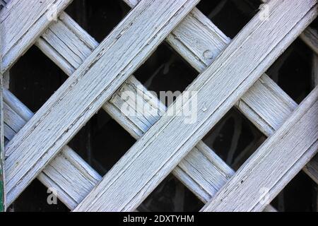 Bianco antico reticolo di legno primo piano recinzione, sfondi e texture Foto Stock