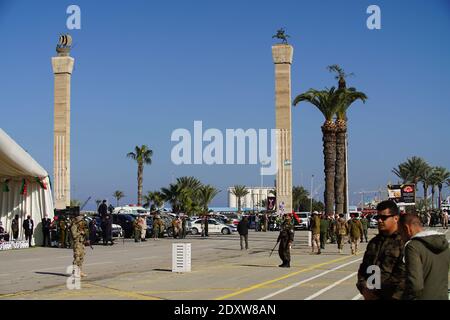 Tripoli, Libia 24 dicembre 2020, i preparativi per iniziare la celebrazione: Hussein Eddeb/Alamy Live News Foto Stock