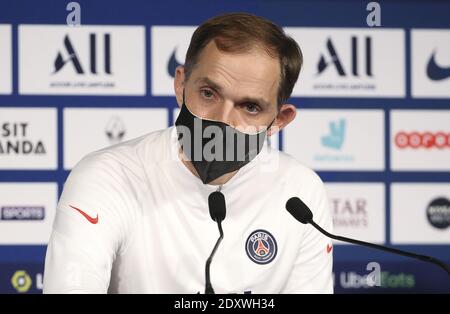 Ultima foto di Thomas Tuchel come allenatore del PSG (è stato licenziato poche ore dopo) Durante la conferenza stampa post-partita followi / LM Foto Stock