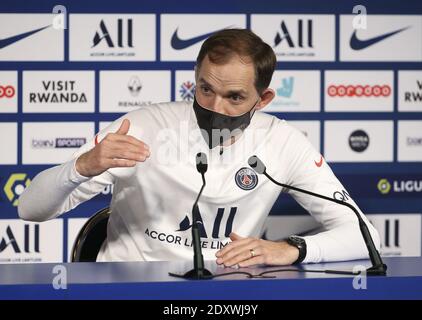 Ultima foto di Thomas Tuchel in qualità di allenatore del PSG (è stato licenziato poche ore dopo) durante la conferenza stampa post-partita dopo la partita di calcio del campionato francese Ligue 1 tra Paris Saint-Germain (PSG) e RC Strasbourg il 23 dicembre 2020 allo stadio Parc des Princes di Parigi, Francia - Foto Jean Catuffe / DPPI / LM Foto Stock