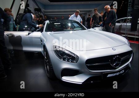 La nuova Mercedes AMG GT durante la giornata stampa del Paris Motor Show, conosciuta come Mondial de l'Automobile a Parigi, Francia, il 2 ottobre 2014. Foto di Nicolas Genin/ABACAPRESS.COM Foto Stock