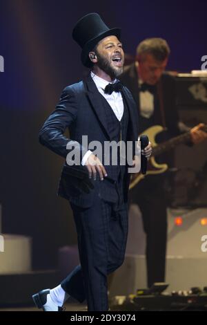 Il cantante francese Christophe Mae, suona al Palais Nikaia di Nizza, nella Francia meridionale, il 30 settembre 2014. Foto di Syspeo.R/ABACAPRESS.COM Foto Stock