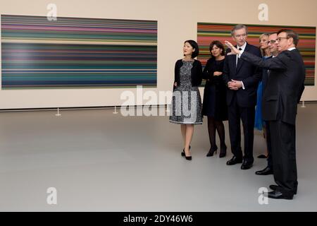 (L-R) Ministro francese della Cultura e della comunicazione Fleur Pellerin, sindaco di Parigi Anne Hidalgo, CEO di LVMH Bernard Arnault, moglie Helene Mercier-Arnoult e presidente francese Francois Hollande all'inaugurazione della Fondazione Louis Vuitton, una settimana prima della sua apertura ufficiale al pubblico, a Parigi, in Francia, il 20 ottobre 2014. Foto piscina di Romuald Meigneux/ABACAPRESS.COM Foto Stock