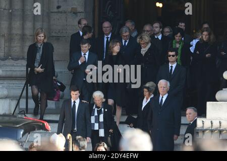 Cerimonia funebre per il defunto amministratore delegato di Total Christophe de Margerie, morto in un incidente aereo a Mosca la scorsa settimana, nella chiesa di Saint-Sulpice a Parigi, in Francia, il 27 ottobre 2014. Foto di ABACAPRESS.COM Foto Stock