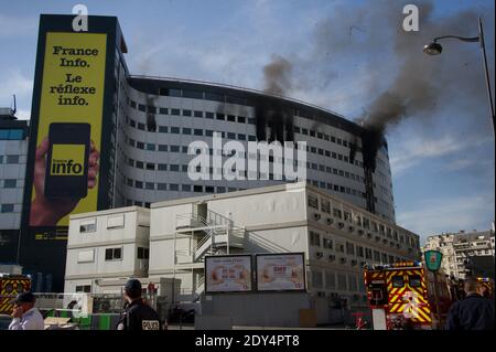 Il 31 ottobre 2014, l'edificio Maison de la radio ospita le stazioni radio France durante un incendio a Parigi, in Francia. Foto di Thierry Orban/ABACAPRESS.COM Foto Stock