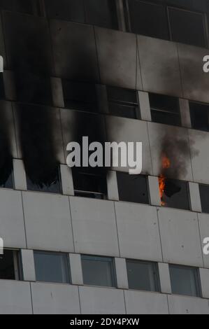 Il 31 ottobre 2014, l'edificio Maison de la radio ospita le stazioni radio France durante un incendio a Parigi, in Francia. Foto di Thierry Orban/ABACAPRESS.COM Foto Stock