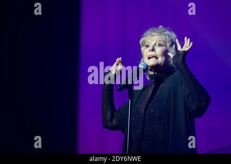 Petula Clark si esibisce durante il Rendez-Vous avec Les Stars tenutosi presso l'Arena di Ginevra, Svizzera il 15 novembre 2014. Foto di Loona/ABACAPRESS.COM Foto Stock