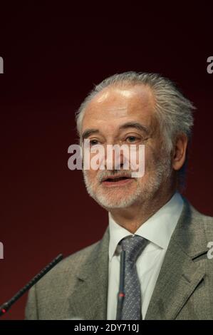 Jacques Attali partecipa al 7° Premio Internazionale per la microimprenditorialità della Fondazione Planet Finance, a Parigi, in Francia, il 1° dicembre 2014. Foto di Thierry Orban/ABACAPRESS.COM Foto Stock