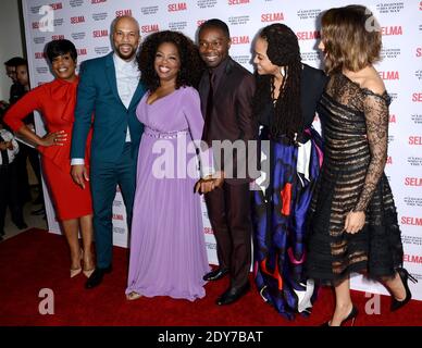 Niecy Nash, Common, Oprah Winfrey, David Oyelowo, Ava DuVernay e Carmen Ejogo frequentano la 'elma' e le leggende che hanno aperto il Gala Way al Bacara Resort il 6 dicembre 2014 a Goleta, CA, USA. Foto di Lionel Hahn/ABACAPRESS.COM Foto Stock
