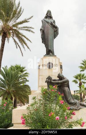 Cristo Re o monumento di Kristu Re dello scultore Antonio Sciortino a Floriana, Valletta, Malta Foto Stock