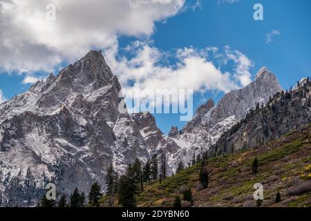 Paesaggio montano con nuvole Foto Stock