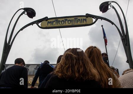 Llustration du quotidien à Paris en France. Foto Stock