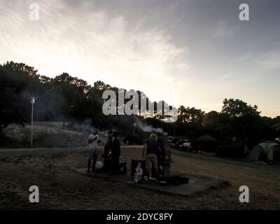 FRA - SOCIETA' - 'IF YOU VIED US' été 2016, des jeunes bretons passent une semaine de vacance en camping à Mimizan. FRA - SOCIETE - 'SO L'ON NOUS VOYAI Foto Stock