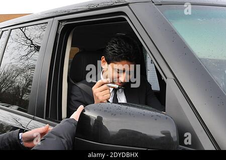 Il Presidente del consiglio del PSG Nasser al Khelaifi arriva per una sessione di formazione al Camp Des Loges di Saint-Germain-en-Laye, vicino a Parigi, Francia, il 31 gennaio 2013. Foto di Thierry Plessis/ABACAPRESS.COM Foto Stock