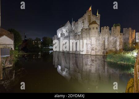 castello gravensteen a gand, belgio, di notte Foto Stock