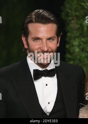 Bradley Cooper partecipa al Vanity Fair Oscar Party del 2013 tenutosi presso il Sunset Tower Hotel di West Hollywood, Los Angeles, California, USA il 24 febbraio 2013. Foto di Krista Kennel/ABACAPRESS.COM Foto Stock