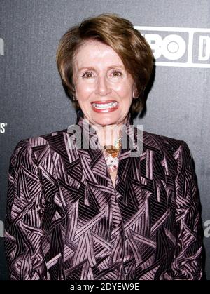 Nancy Pelosi partecipa alla prima documentaria di HBO "Fall to Grace" al One Time Warner Center di New York City, NY, USA il 21 marzo 2013. Foto di Donna Ward/ABACAPRESS.COM Foto Stock