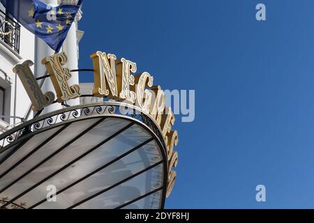 Francia Nizza Cote d'Azur segno sopra l'entrata dell'Hotel le Negresco Foto Stock