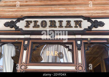 Venezia Italia Accedi di fronte al Cafe Florian in Piazza San Marco Foto Stock