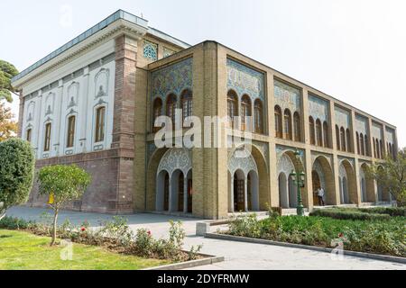 Edifici storici Palazzo Abyaz (Museo Etonologico) presso il complesso del palazzo Golestan a Teheran, Iran Foto Stock