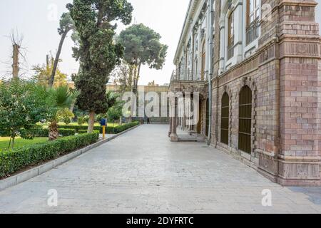 Edifici storici Palazzo Abyaz (Museo Etonologico) presso il complesso del palazzo Golestan a Teheran, Iran Foto Stock