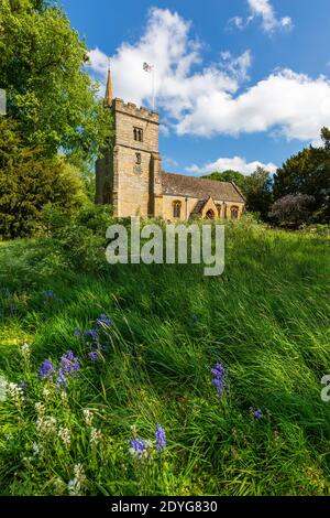 La chiesa di San Giacomo il Grande a Birlingham in primavera, Worcestershire, Inghilterra Foto Stock