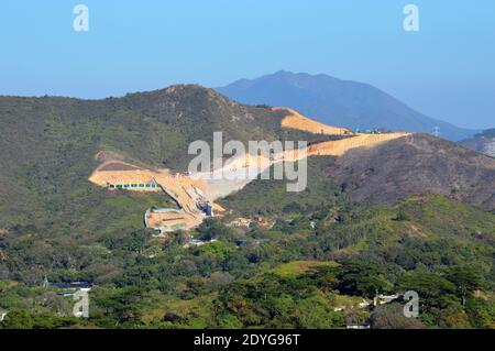 Costruzione a Crest Hill, lo Wu, Hong Kong per il nuovo bacino idrico che serve la nuova area di sviluppo di Kwu Tung North Foto Stock