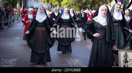 SASSARI, ITALIA - 19 maggio 2019 - Cavalcata sarda, abiti tradizionali sardi, abito Tempio Pausaniano Foto Stock