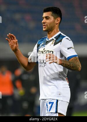 Bologna, Italia. 23 dicembre 2020. Cristian Romero di Atalanta durante il FC di Bologna vs Atalanta Bergamasca Calcio, Serie calcistica italiana A match a Bologna, Italia, Dicembre 23 2020 Credit: Independent Photo Agency/Alamy Live News Foto Stock