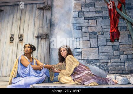 Alabama Montgomery Alabama Shakespeare Festival fase, le donne Trojan giocare attrici donna nera scena femminile vestire prove, Foto Stock