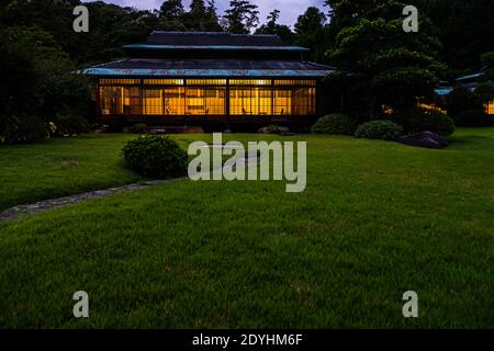 Architettura e design giapponesi a Sanyoso Ryokan, Izunokuni, Giappone Foto Stock