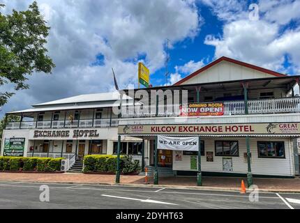 L'Exchange Hotel, costruito nel 1903, si trova nella strada principale della città rurale di Kilcoy, Queensland, Australia Foto Stock