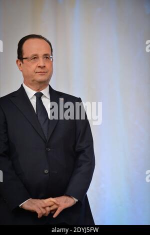 Il presidente Francois Hollande partecipa ad un ricevimento in onore della partenza di Henri Loyrette, sostituito da Jean Luc Martinez come direttore del Musee du Louvre, a Parigi, in Francia, il 9 aprile 2013. Foto Nicolas Gouhier/ABACAPRESS.COM Foto Stock