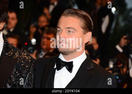 Leonardo DiCaprio in arrivo per la proiezione del Grande Gatsby e la cerimonia di apertura del 66° Festival del Cinema di Cannes al Palais des Festivals di Cannes, Francia, il 15 maggio 2013. Foto di Nicolas Briquet/ABACAPRESS.COM Foto Stock