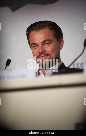 L'attore Leonardo DiCaprio parla alla conferenza stampa "il Grande Gatsby" durante il 66° Festival annuale del cinema di Cannes al Palais des Festivals. Cannes, Francia il 15 maggio 2013. Foto di Florent Dupuy/POOL/ABACAPRESS.COM Foto Stock