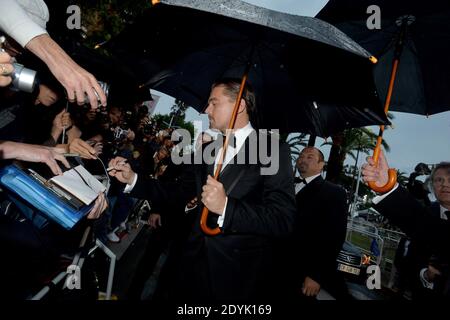 Leonardo DiCaprio in arrivo per la proiezione del Grande Gatsby e la cerimonia di apertura del 66° Festival del Cinema di Cannes al Palais des Festivals di Cannes, Francia, il 15 maggio 2013. Foto di Lionel Hahn/ABACAPRESS.COM Foto Stock