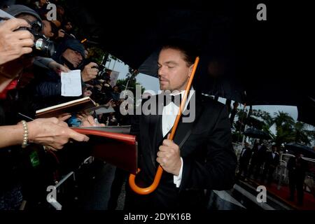 Leonardo DiCaprio in arrivo per la proiezione del Grande Gatsby e la cerimonia di apertura del 66° Festival del Cinema di Cannes al Palais des Festivals di Cannes, Francia, il 15 maggio 2013. Foto di Lionel Hahn/ABACAPRESS.COM Foto Stock